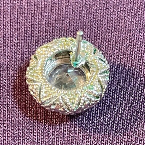 Radiant Crystal Rivoli stud earrings in silver - Picture 4 of 7